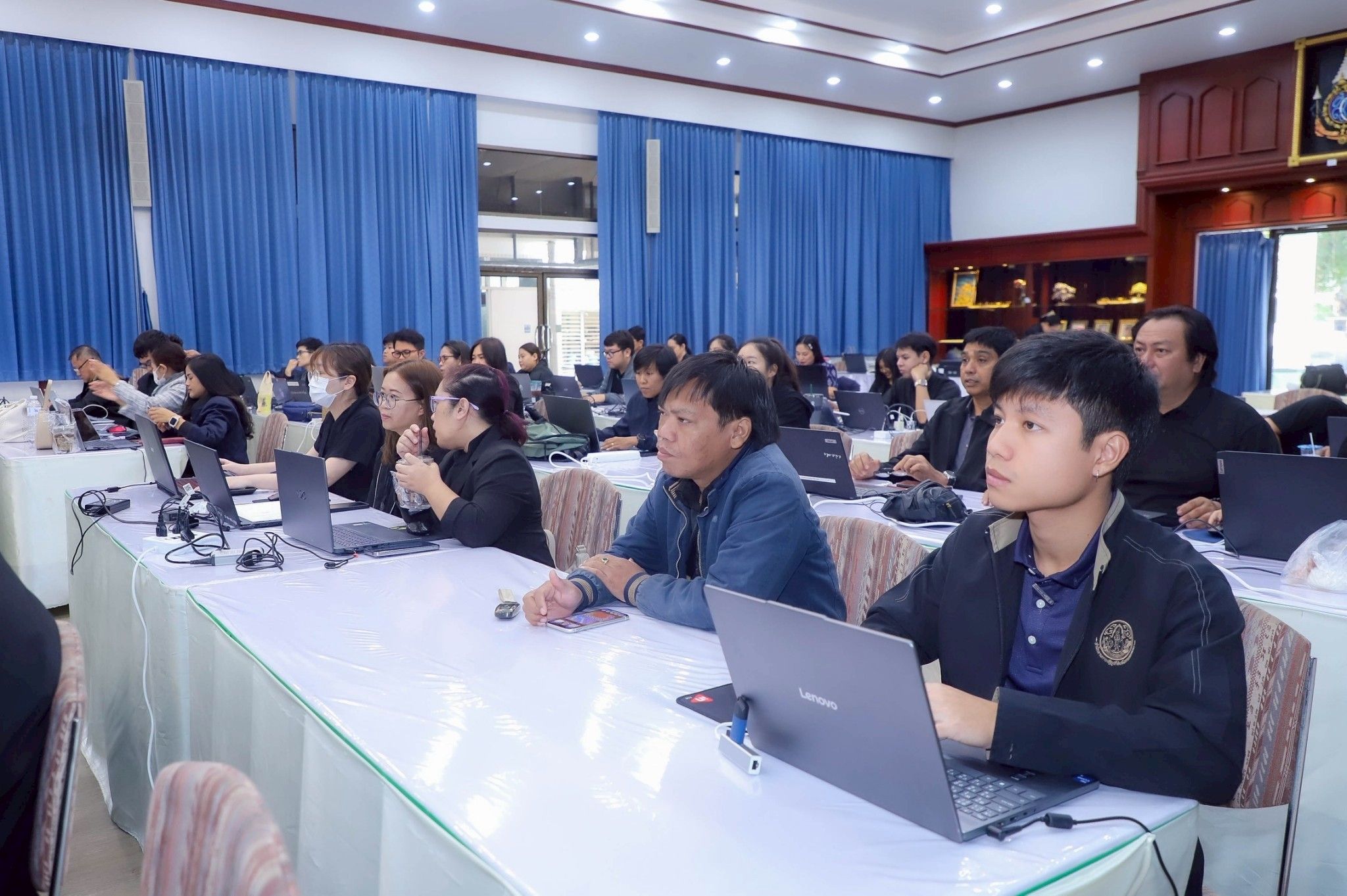 title - วันที่ 7-9 มกราคม 2569 นายวิทูล ประดิษฐบุญ ปฏิรูปที่ดินจังหวัดปราจีนบุรี มอบหมายให้ เจ้าหน้าที่ ส.ป.ก.ปราจีนบุรี  เข้าร่วมโครงการอบรมเชิงปฏิบัติการ หลักสูตร การพัฒนาทักษะการใช้เครื่องมือดิจิทัลเพื่อการปฏิบัติการภาครัฐ  ปีงบประมาณ พ.ศ. 2569